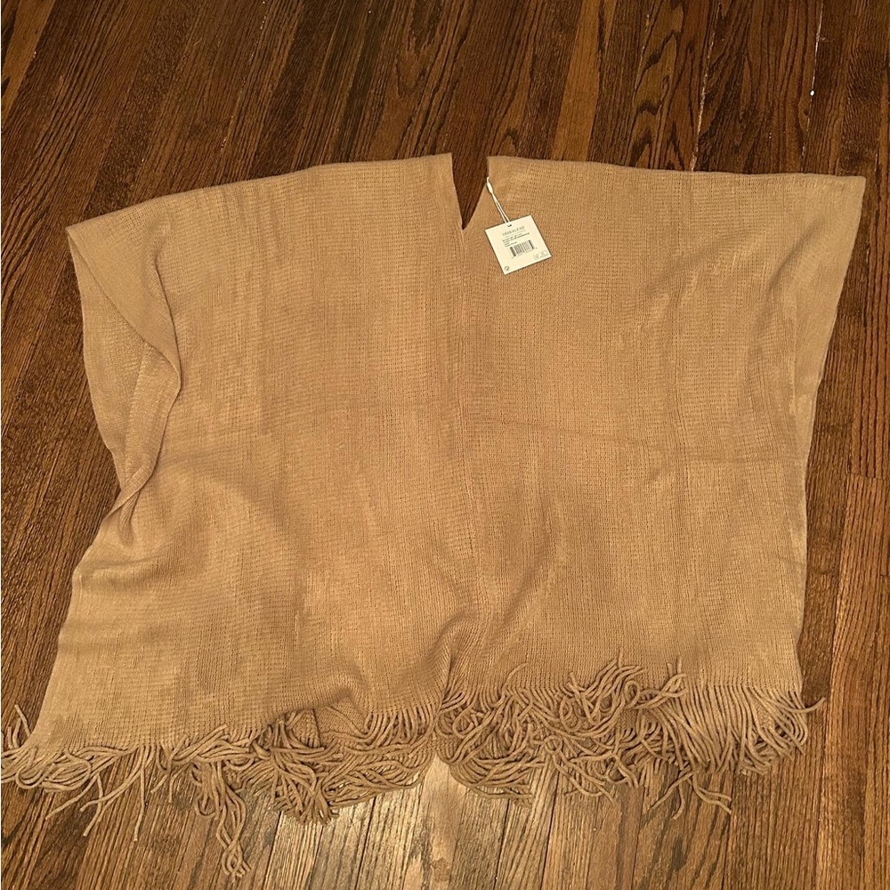 Shiraleah Chicago poncho